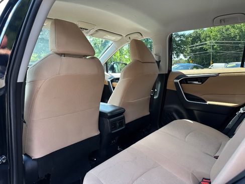 Used 2021 Toyota RAV4 XLE FWD image 14