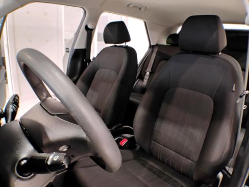 Used 2021 Hyundai Venue SE image 28