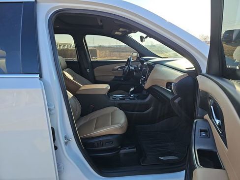 Used 2023 Chevrolet Traverse Premier image 29