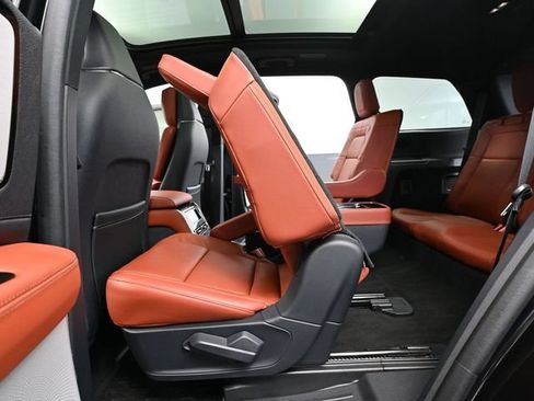 Used 2025 Lincoln Aviator Reserve w/ Equipment Group 201A AWD/4WD image 46