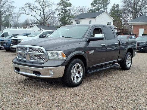 Used 2016 RAM 1500 Laramie w/ Convenience Group image 3
