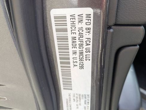 Certified 2021 Jeep Grand Cherokee Limited AWD/4WD image 31