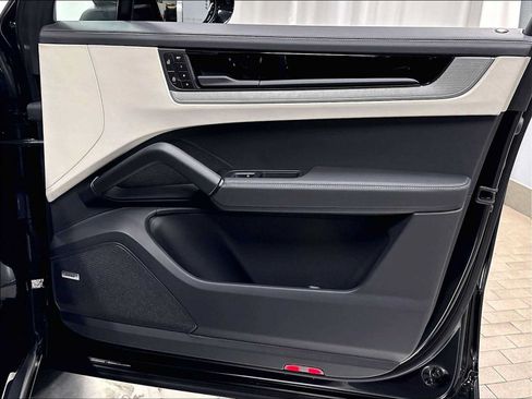 New 2026 Porsche Cayenne AWD/4WD image 28