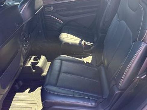 Used 2021 Jeep Grand Cherokee L Overland w/ Luxury Tech Group IV AWD/4WD image 10