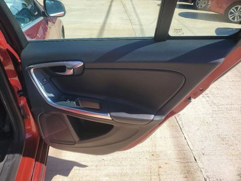 Used 2012 Volvo S60 T5 image 7