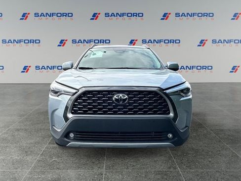 Used 2023 Toyota Corolla Cross XLE FWD image 8