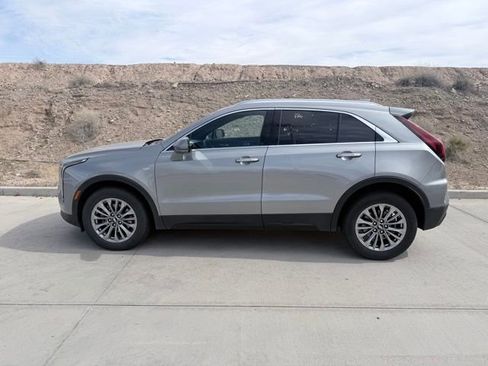 Used 2025 Cadillac XT4 Premium Luxury image 5