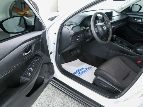 Used 2024 Honda Accord EX image 3