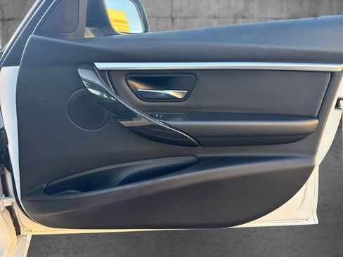 Used 2018 BMW 330i xDrive Wagon image 21