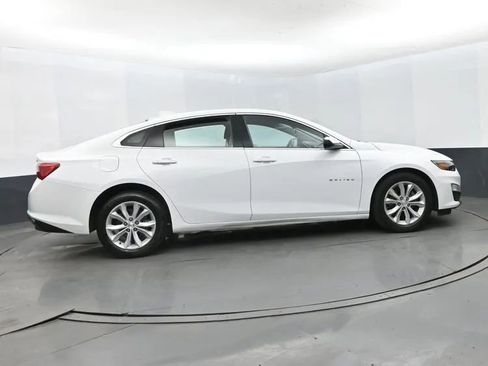 Used 2025 Chevrolet Malibu LT FWD image 4