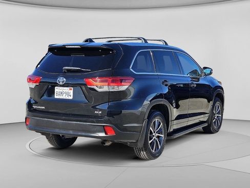 Used 2017 Toyota Highlander XLE FWD image 18