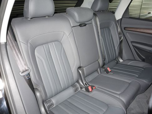 Used 2023 Audi Q5 2.0T Premium Plus w/ Premium Plus Package image 11