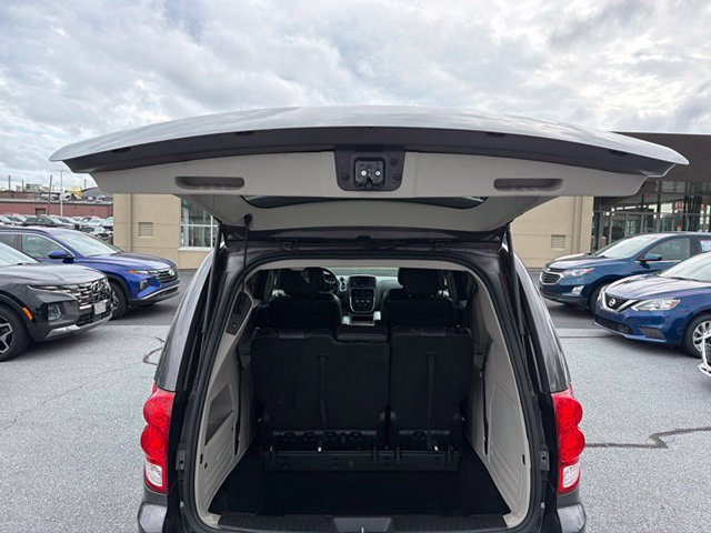 Used 2019 Dodge Grand Caravan SXT FWD image 13