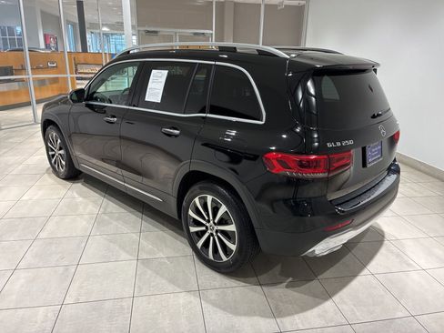 Used 2023 Mercedes-Benz GLB 250 4MATIC image 5