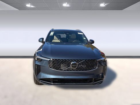 New 2026 Volvo XC90 B6 Plus w/ Protection Package image 6