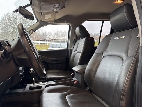 Used 2015 Nissan Xterra PRO-4X w/ Pro-4x Leather Package image 15