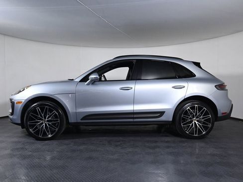 Certified 2026 Porsche Macan AWD/4WD image 2