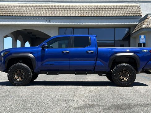 Used 2025 Toyota Tacoma 4x4 Double Cab image 9
