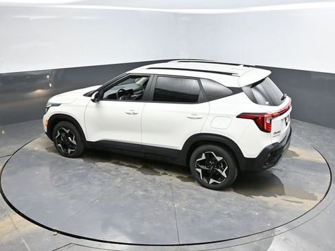 Used 2025 Kia Seltos S image 40