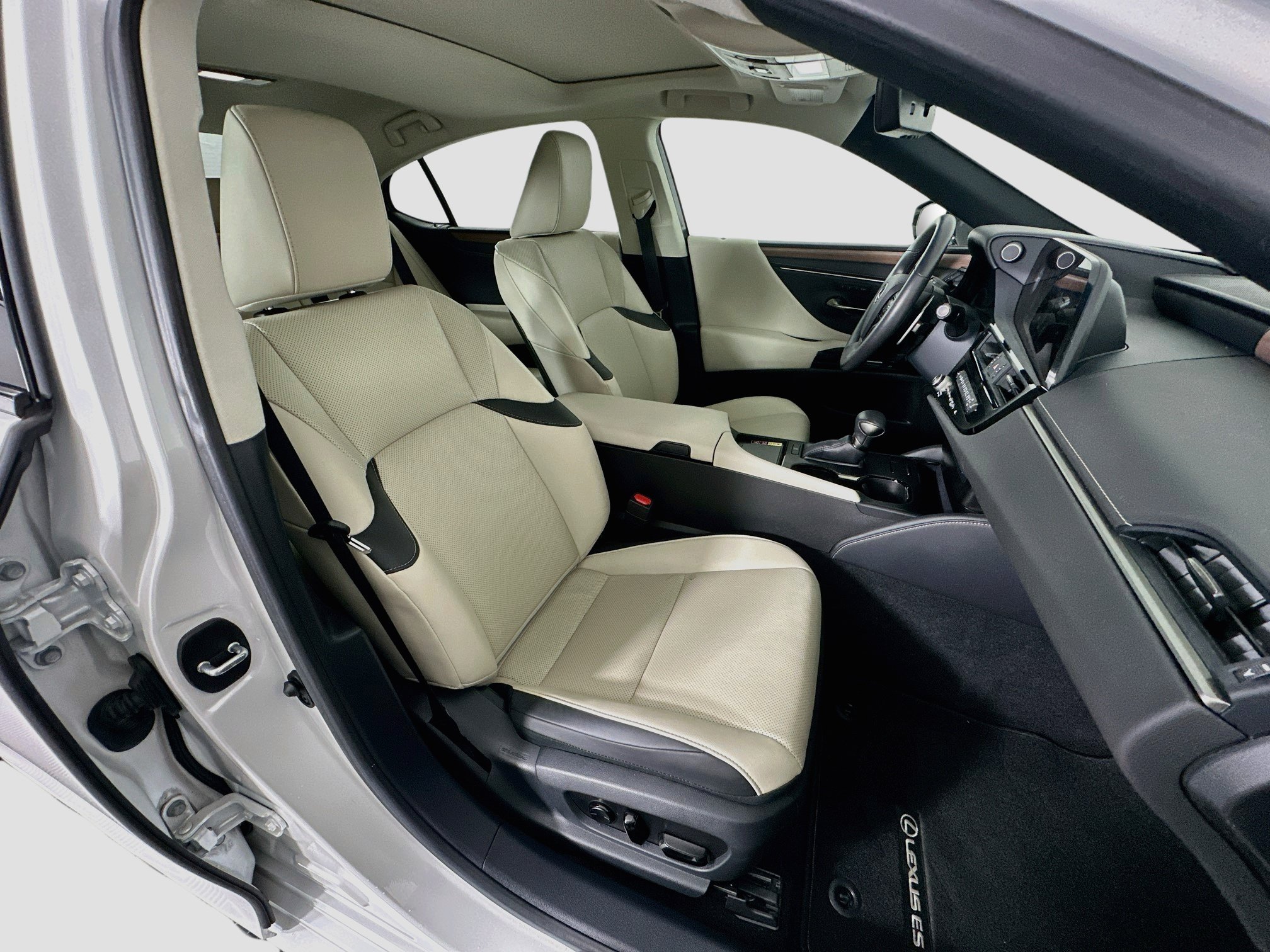 Used 2024 Lexus ES 350 w/ Premium Package FWD image 32