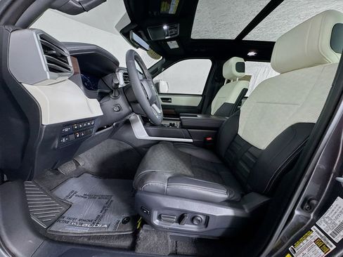 Used 2025 Toyota Sequoia Capstone image 15