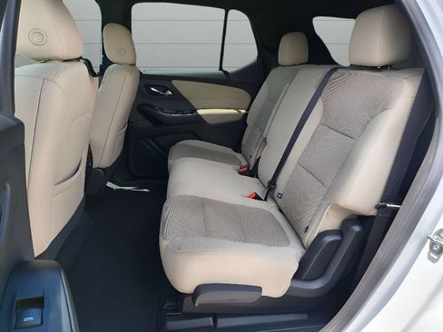 Used 2022 Chevrolet Traverse LS AWD/4WD image 20