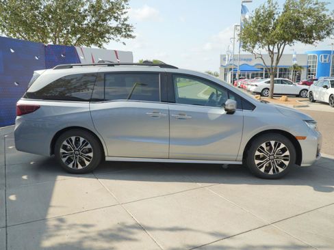 New 2026 Honda Odyssey Elite image 4