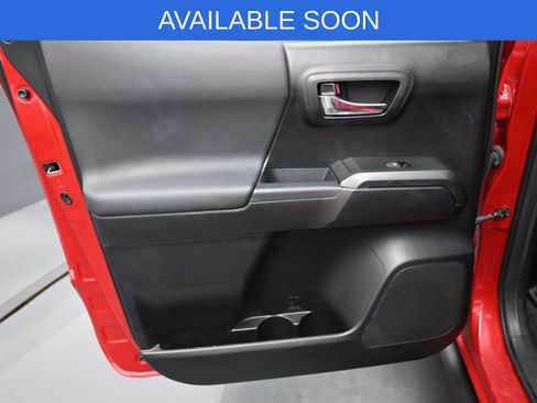 Used 2020 Toyota Tacoma TRD Off-Road image 28