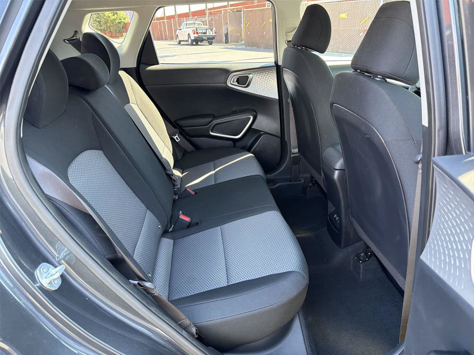 Used 2023 Kia Soul S FWD image 14