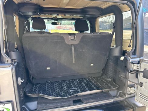 Used 2017 Jeep Wrangler Sport image 12