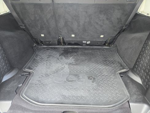 Used 2015 Jeep Wrangler Unlimited Sahara w/ Connectivity Group image 30