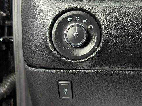 Used 2017 Lincoln Navigator L Select RWD image 33