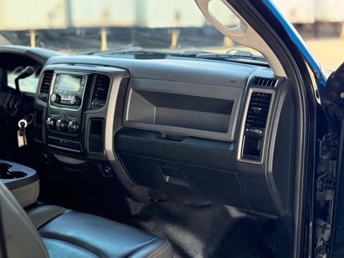Used 2015 RAM 1500 ST RWD image 11