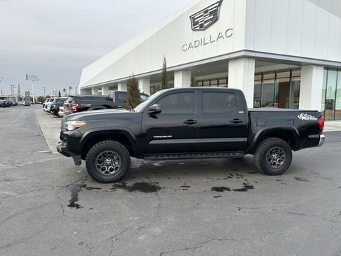 Used 2018 Toyota Tacoma SR5 image 1