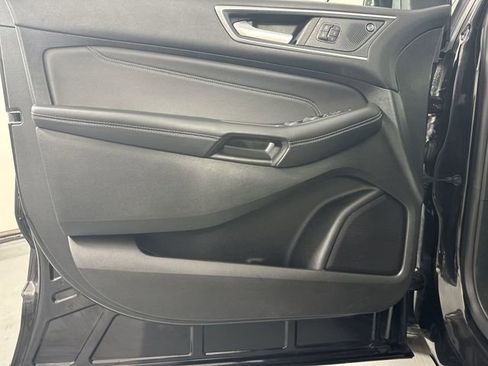 Used 2024 Ford Edge Titanium image 19