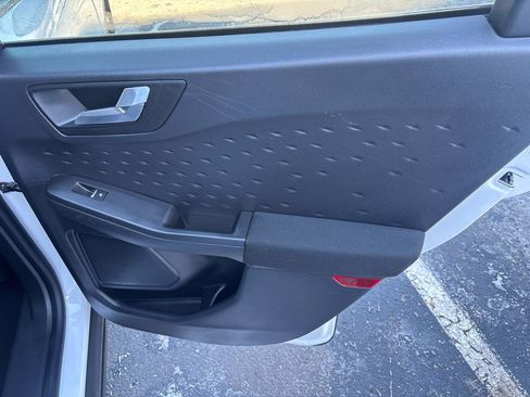 Used 2020 Ford Escape SE Sport image 33