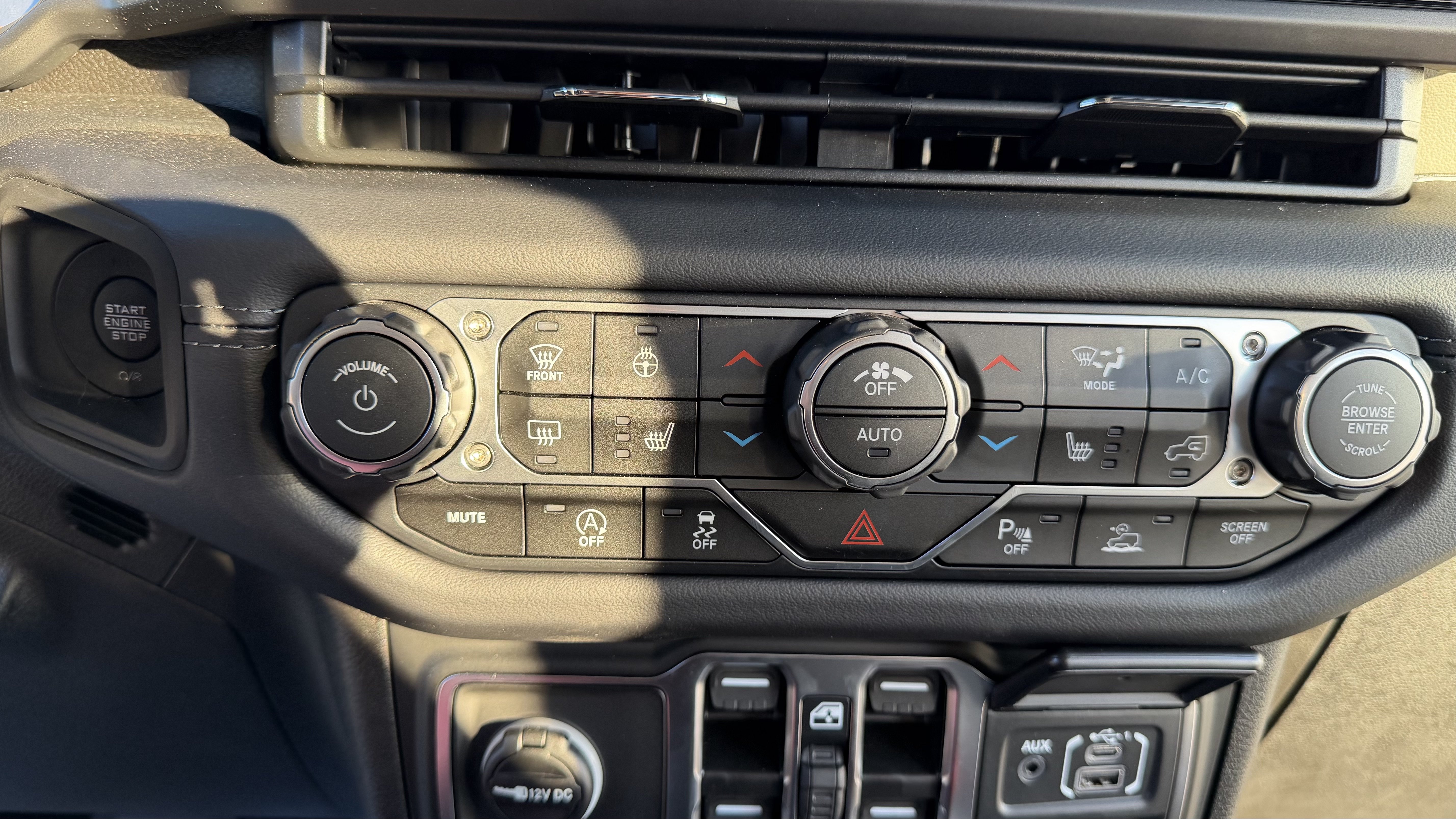 Used 2026 Jeep Gladiator Mojave AWD/4WD image 26