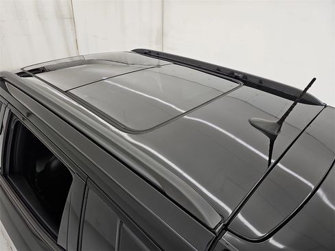 Used 2021 Jeep Compass 80th Special Edition w/ Sun and Sound Group image 36