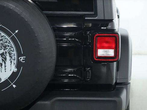 Used 2021 Jeep Wrangler Sport AWD/4WD image 42