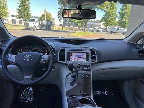 Used 2010 Toyota Venza w/ Comfort Pkg FWD image 13