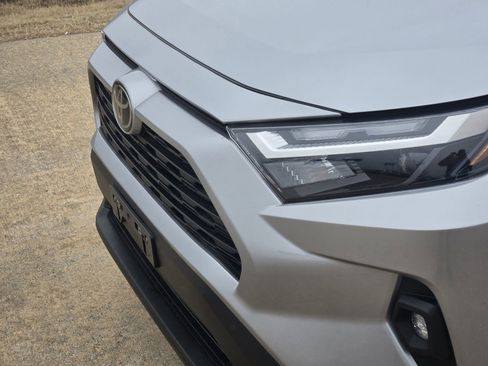 Used 2023 Toyota RAV4 XLE Premium image 10