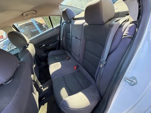 Used 2014 Chevrolet Cruze LT w/ Technology Package image 11