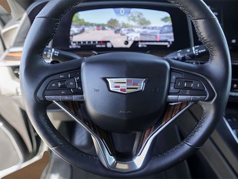 Certified 2024 Cadillac Escalade Luxury image 13