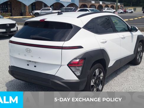 Used 2025 Hyundai Kona SEL FWD image 3