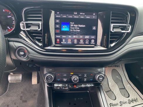 Used 2022 Dodge Durango SXT w/ Anodized Platinum Package image 11