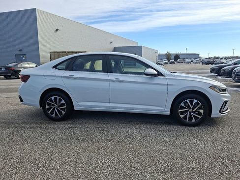 Used 2025 Volkswagen Jetta S image 7