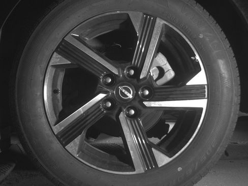 Used 2025 Nissan Sentra SV FWD image 14
