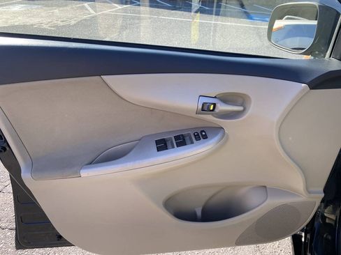 Used 2012 Toyota Corolla LE FWD image 11
