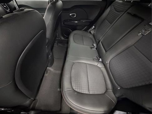 Used 2018 Kia Soul ! w/ Tech Package FWD image 17