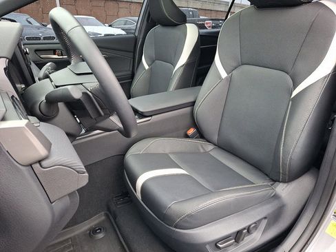 Used 2025 Toyota Camry SE image 13